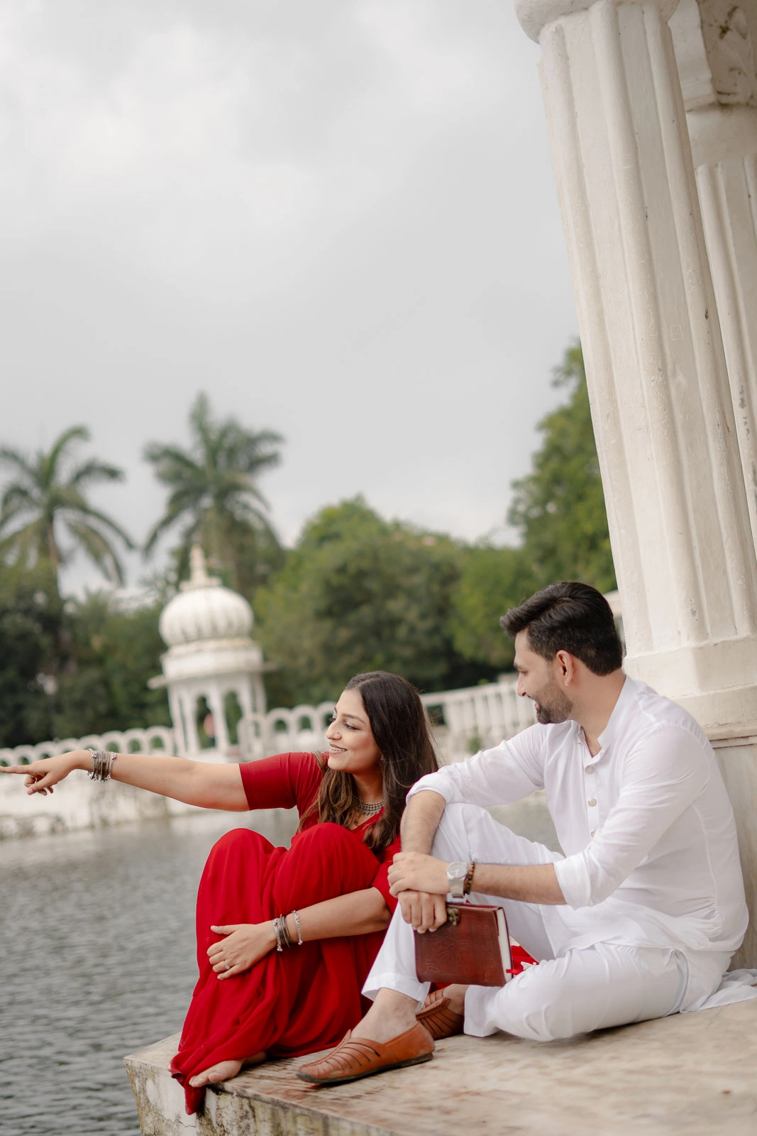 Couple Portrait in Green Landscape – Udaipur Pre Wedding