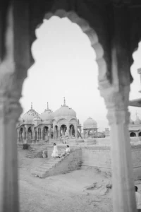 Dreamy Couple Moment Amid Jaisalmer Architecture