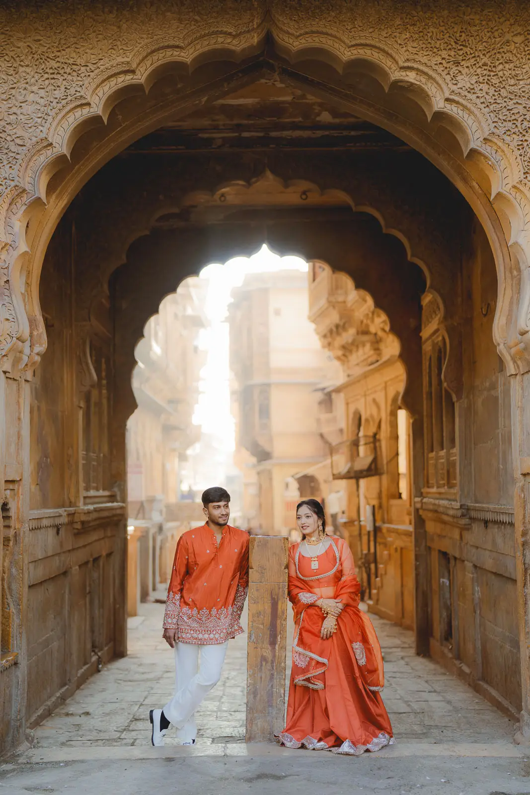 Dreamy Final Portrait Through Jaisalmer’s Golden Archway