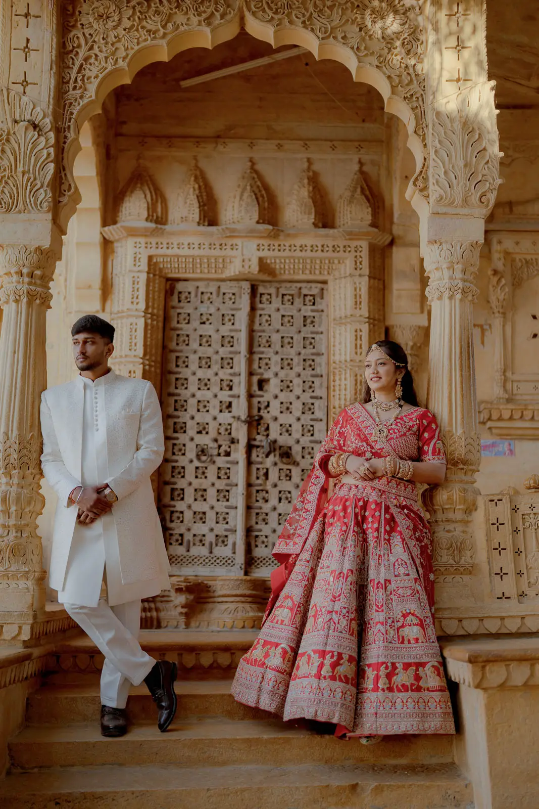 Elegant Bridal Portrait in a Jaisalmer Courtyard