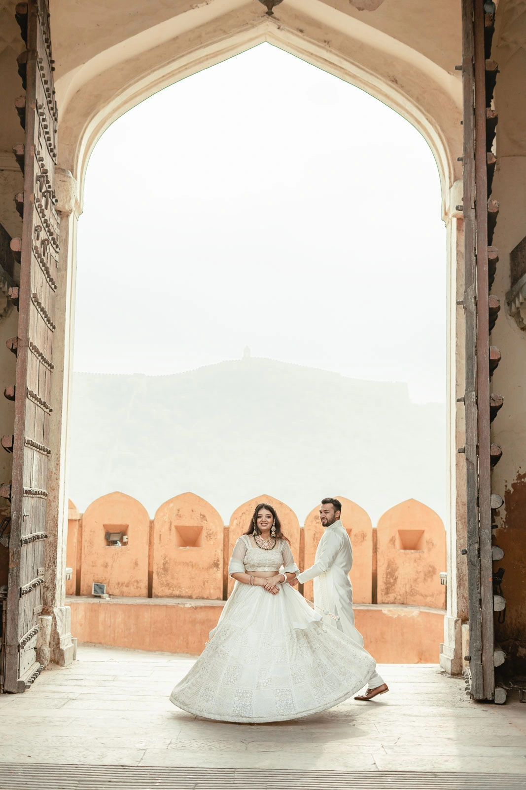 Elegant Palace Archway – Jaipur Prewedding Photography