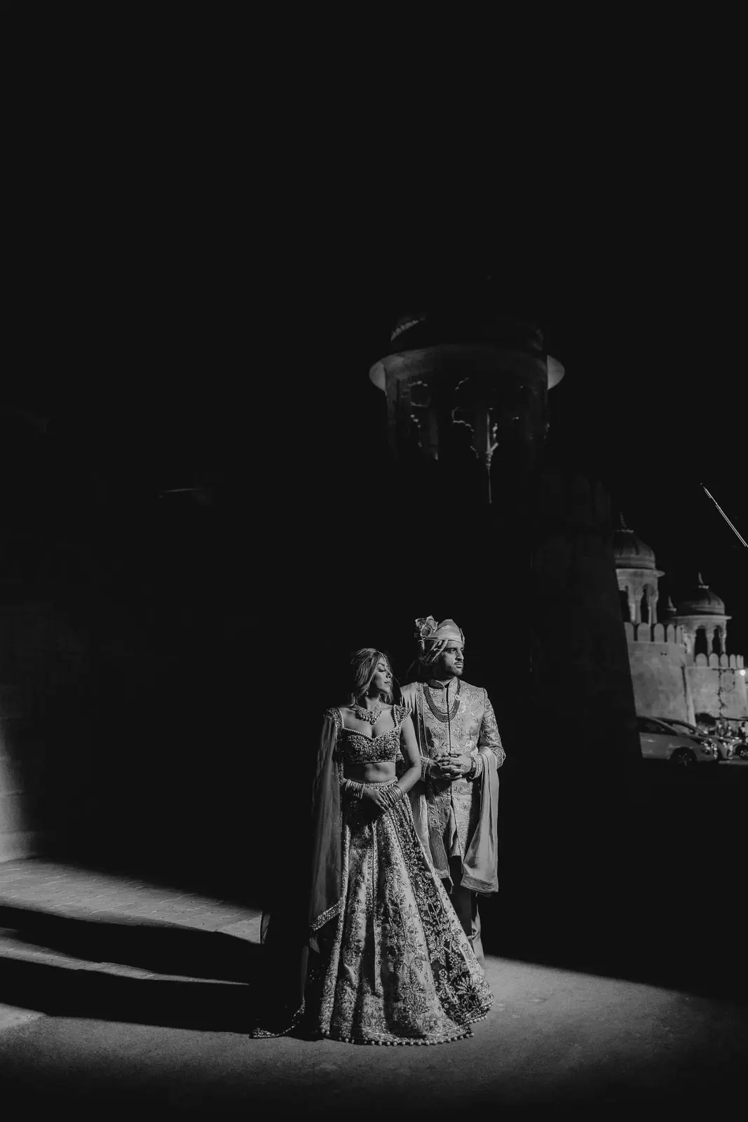 Love Captured in Timeless Monochrome