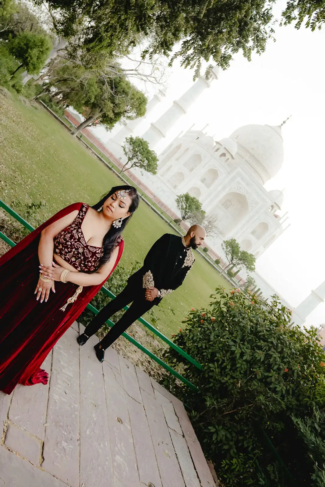 Natural Couple Moment in a Taj Mahal Garden