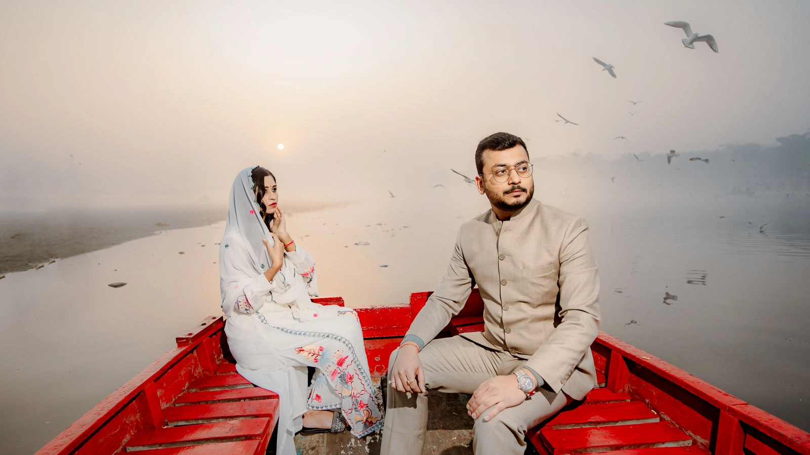 Romantic Couple Moment at a Delhi Heritage Monument