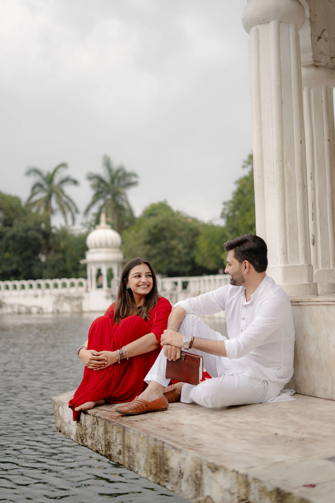 Romantic Couple Portrait in Udaipur – Pre Wedding Photography