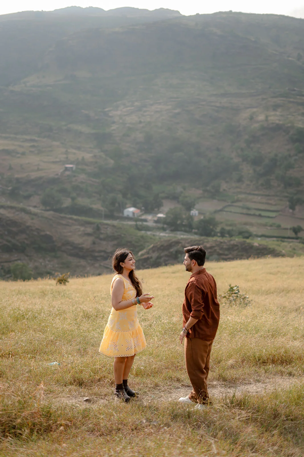 Romantic Couple in Open Landscape – Udaipur Pre-Wedding