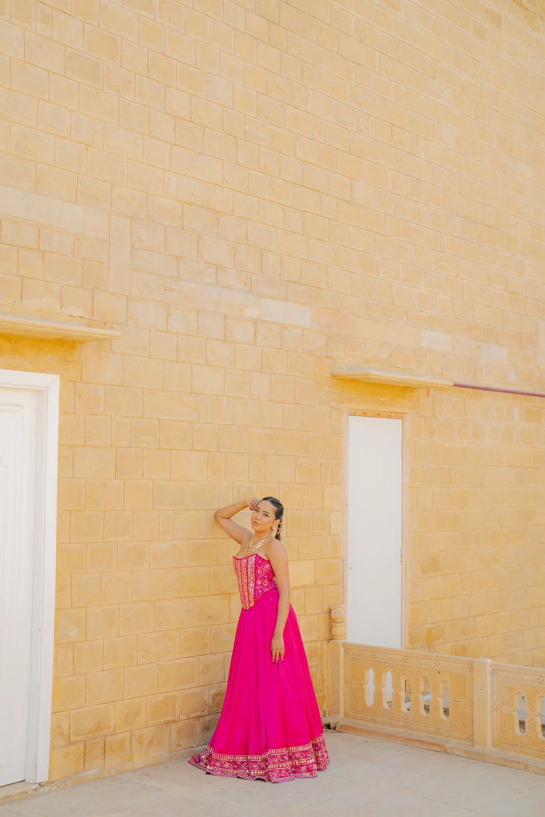 The Bride in a Minimal Golden Setting
