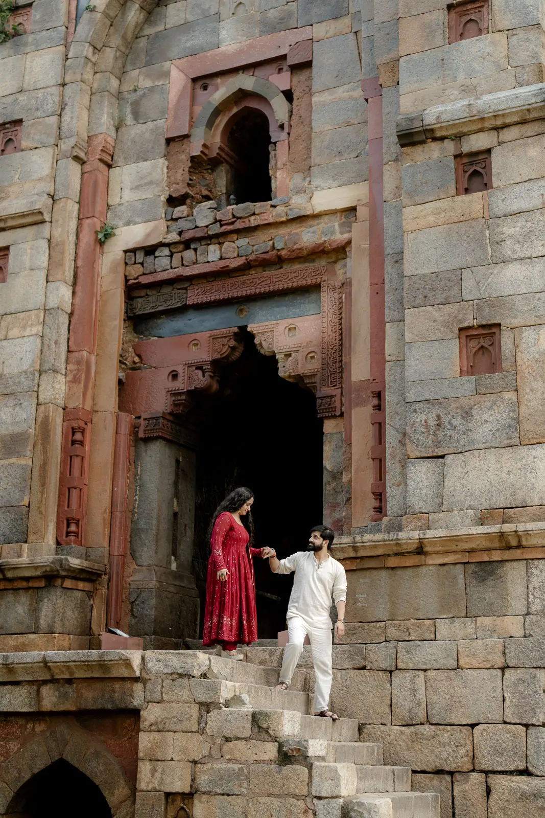 Timeless Couple Portrait at a Delhi Monument