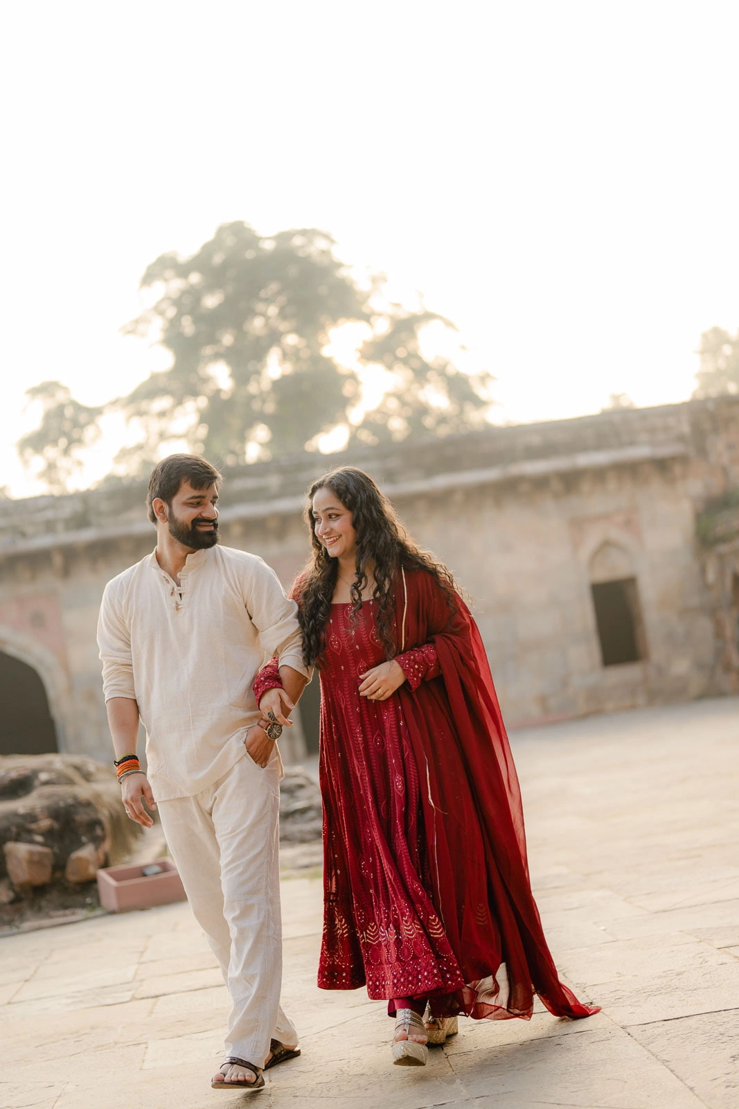 Timeless Couple Portrait at a Historic Delhi Monument